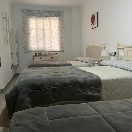 Reyes La Carihuela 公寓