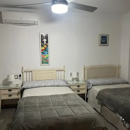 Reyes La Carihuela דירה *